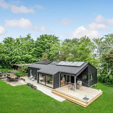 3 Bedroom Awesome In * Vejby