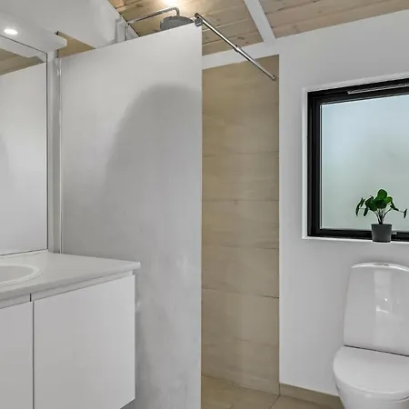 3 Bedroom Awesome In Holiday home