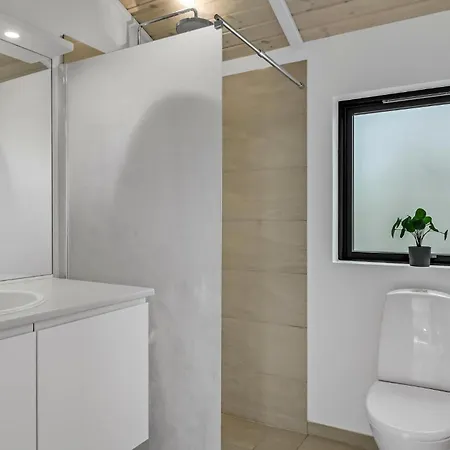 Stunning Home In Vejby With Sauna בית נופש
