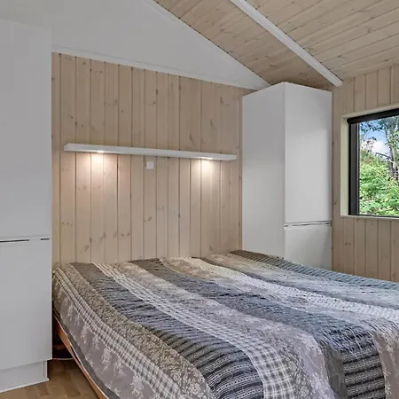 בית נופש Stunning Home In Vejby With Sauna